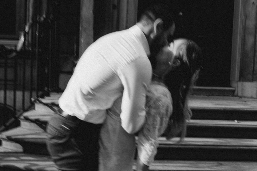 bride and groom kissing - best wedding photographer amsterdam and den haag